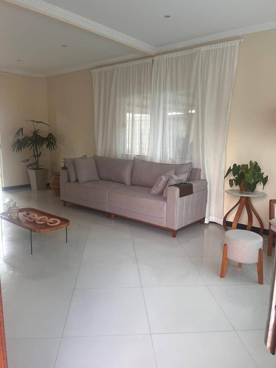 Casa à venda e aluguel com 4 quartos - Foto 1